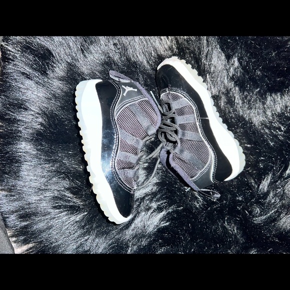 Toddler boy retro Jordan’s. - Picture 1 of 2